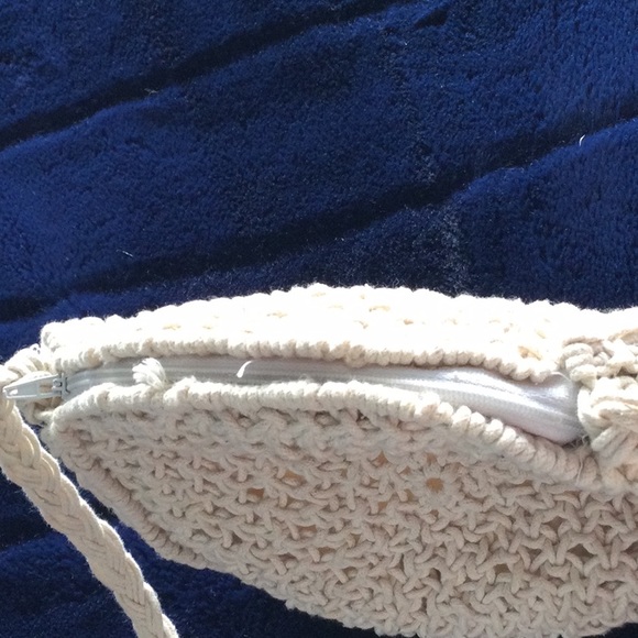 Crossbody crochet-look purse - Picture 6 of 6